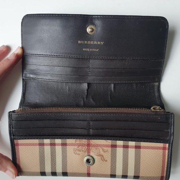 Burberry Women's Long Wallet Continental - Picture 7 of 7